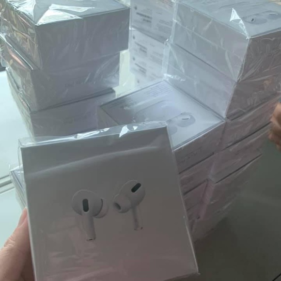 Caption:🚨 Apple AirPod Gen 2 Brand New🔥
